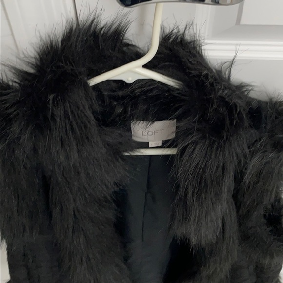 LOFT Black Faux Fur Vest - Picture 2 of 9